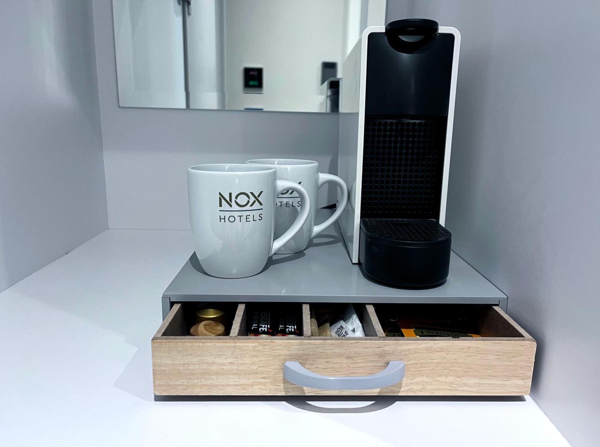 Nox Edgware Road Aparthotel London Rum bild